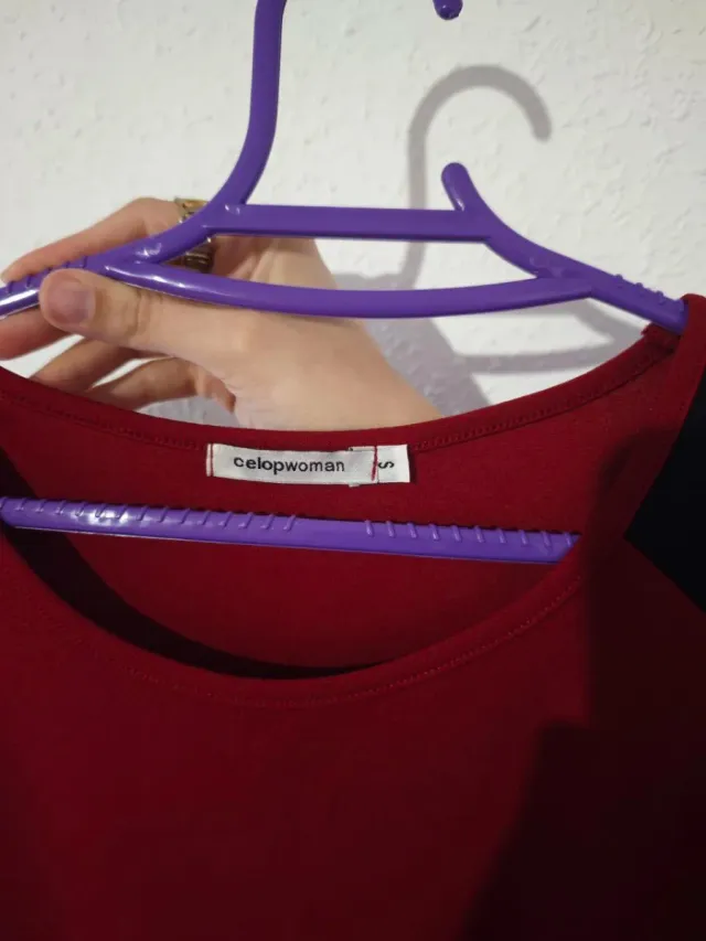 Vestido burdeos y negro