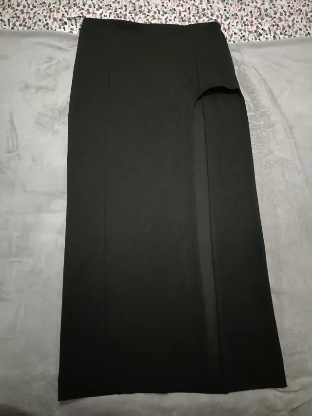 Falda larga Zara con abertura