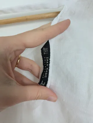 Blusa de lino blanca con volantes