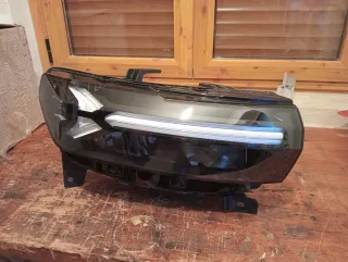 Faro Dacia Duster 2025 Derecho