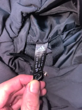 Chaquetón plumífero Adidas negro