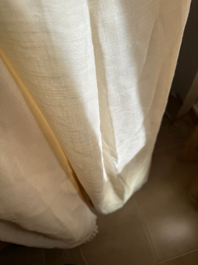 Por mudanza vendo Cortina de lino beige y blanco