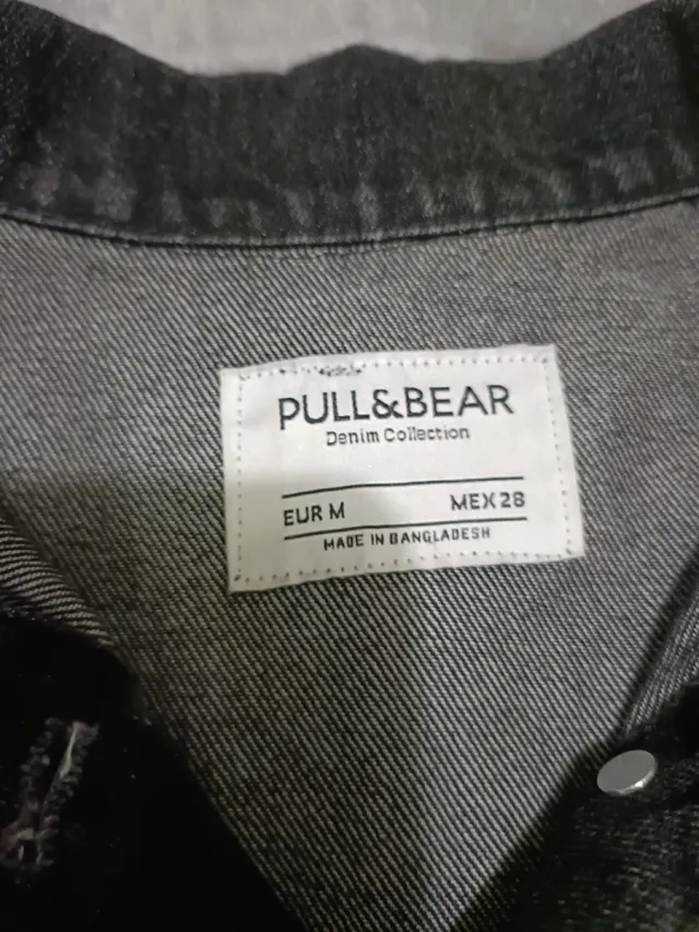 Cazadora vaquera oversized negra Bershka