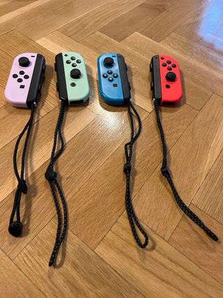 Nintendo Switch OLED + 4 Giochi + Accessori