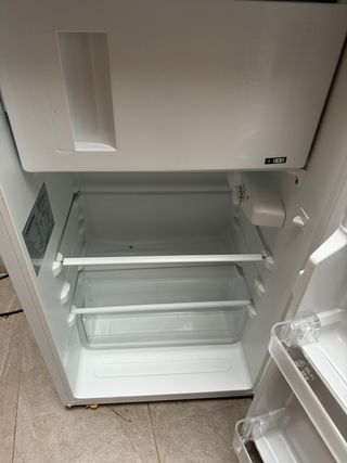 Mini frigorifero CONFORTEC con congelatore