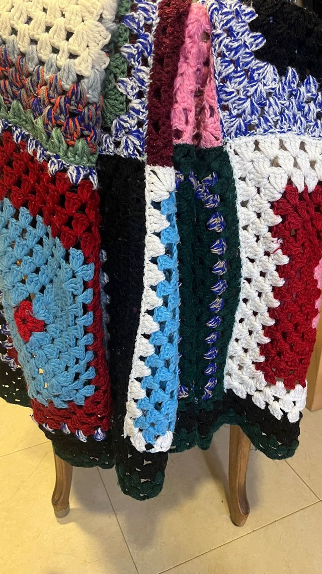 Copriletto fatto a mano stile granny square