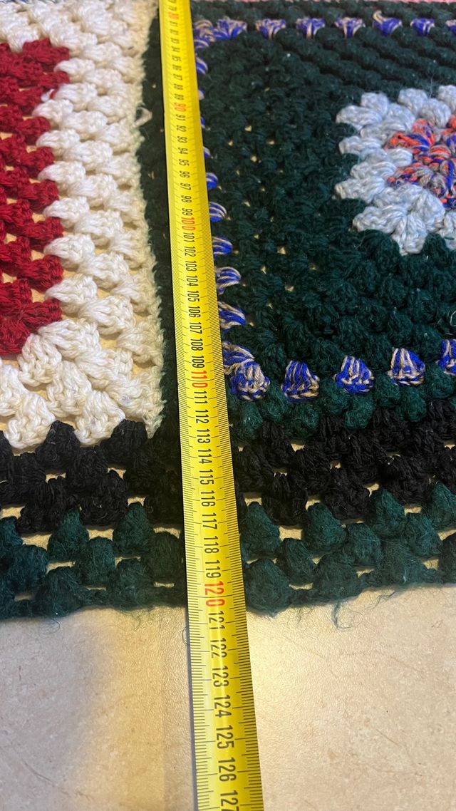 Copriletto fatto a mano stile granny square