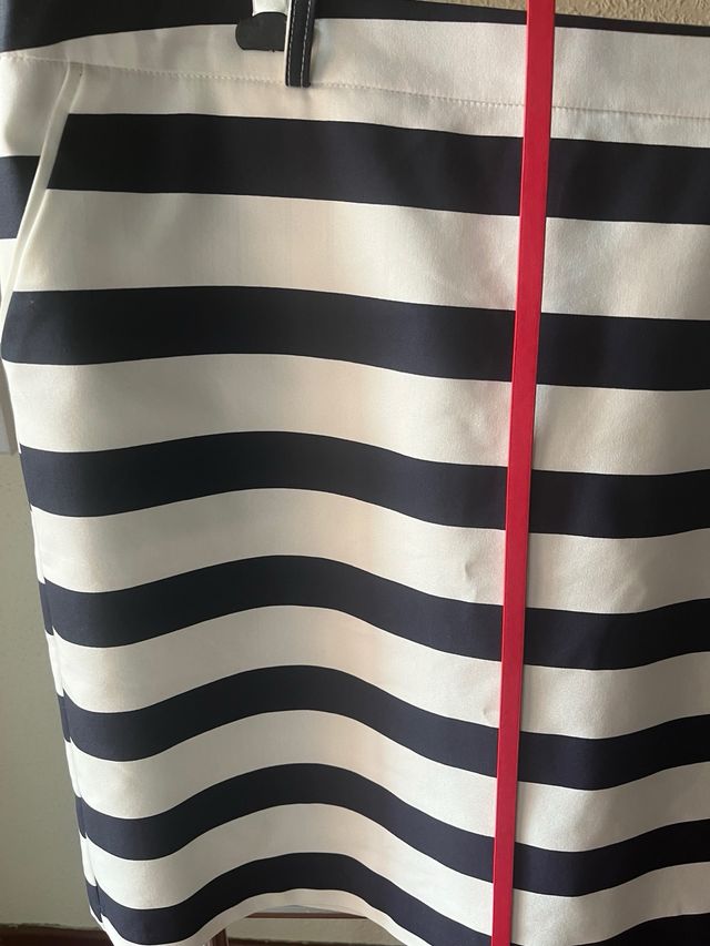Falda de rayas azul y blanco