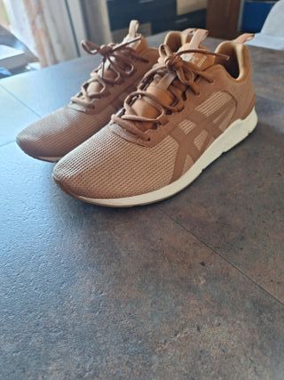 Zapatillas Asics casual hombre n44, nuevas sin eti
