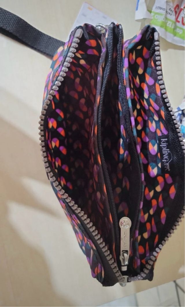 Pochette Kipling fantasia geometrica