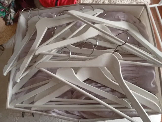 Varões de madeira brancos Ikea