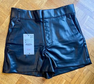 Pantalón corto Zara polipiel Talla XS