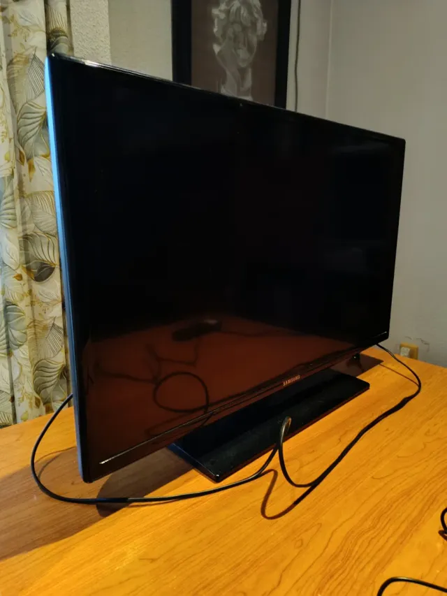 TV Samsung 32 Negra