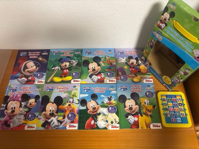 Biblioteca 8 Libros + Lector Electrónico Disney Ju