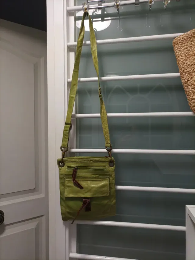 Bolso de couro verde pistache