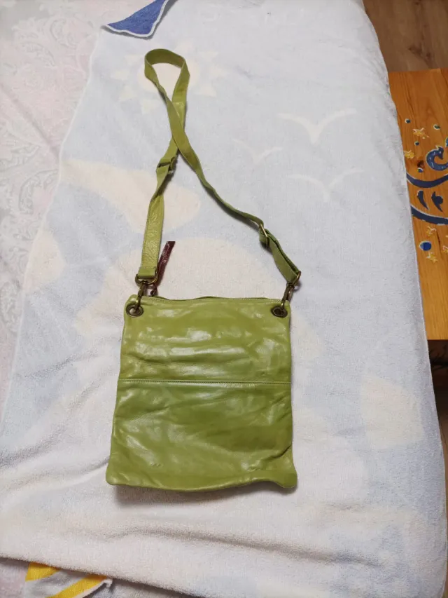 Bolso de couro verde pistache