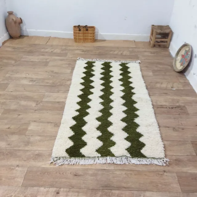 Alfombra de lana beige y verde
