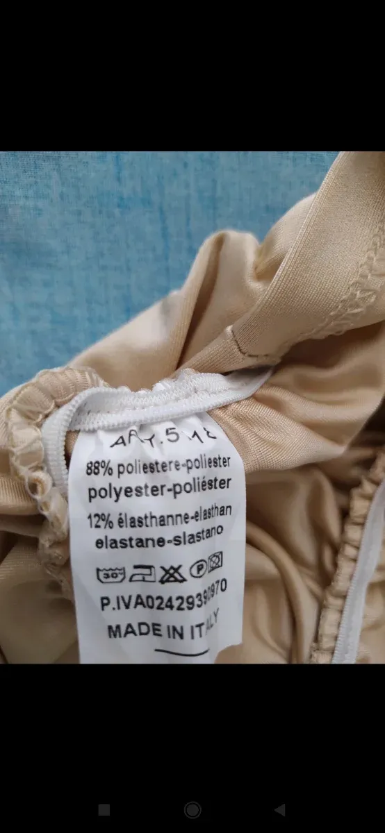 Tubino dorato con rouches