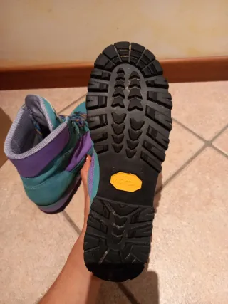 Scarponcini vintage Cosmas Mountain Shoes anni ’90