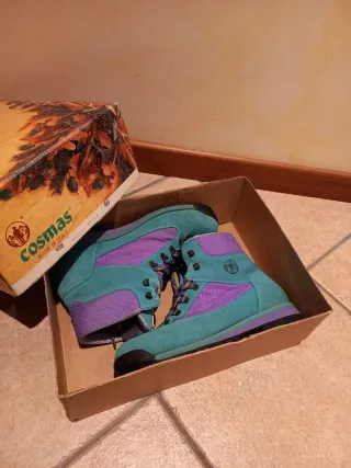 Scarponcini vintage Cosmas Mountain Shoes anni ’90