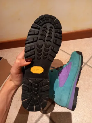 Scarponcini vintage Cosmas Mountain Shoes anni ’90