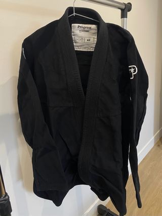 Kimono Jiu-jitsu Negro con cinturón blanco
