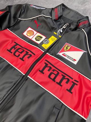 Chaqueta Ferrari F1 Negra y Roja