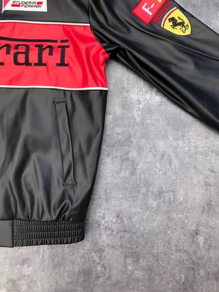 Chaqueta Ferrari F1 Negra y Roja