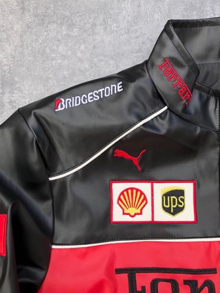 Chaqueta Ferrari F1 Negra y Roja
