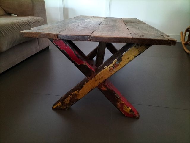 Mesa de centro rústica de madera