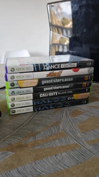 Xbox 360 S + Kinect + 9 giochi