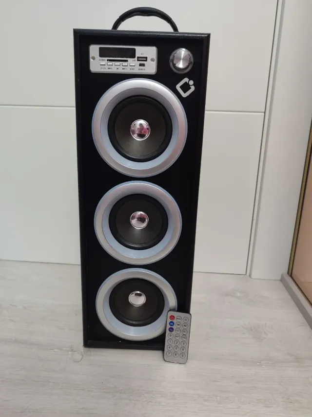 Torre de altavoz para música.