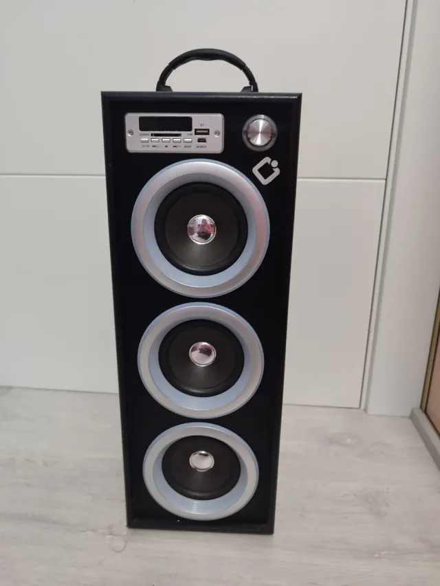 Torre de altavoz para música.