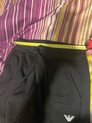 Tuta Emporio Armani con cappuccio e cartellino