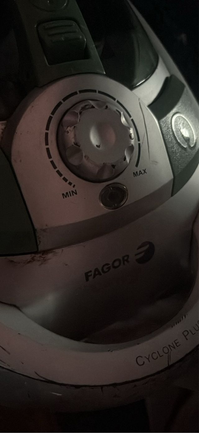 Aspirador Fagor como nuevo con sus recambios