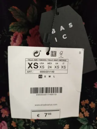 Top floral terciopelo Stradivarius