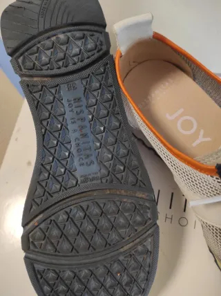 Deportivas Hispanitas casi sin usar