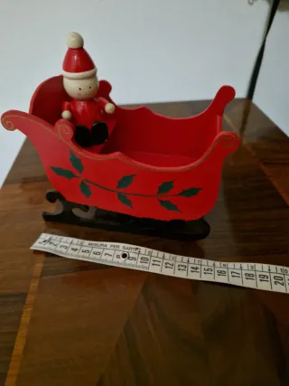 Slitta natalizia in legno decorata