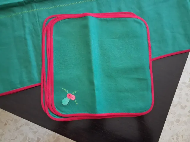 Mantel Navideño Verde con Adornos 175x124cm