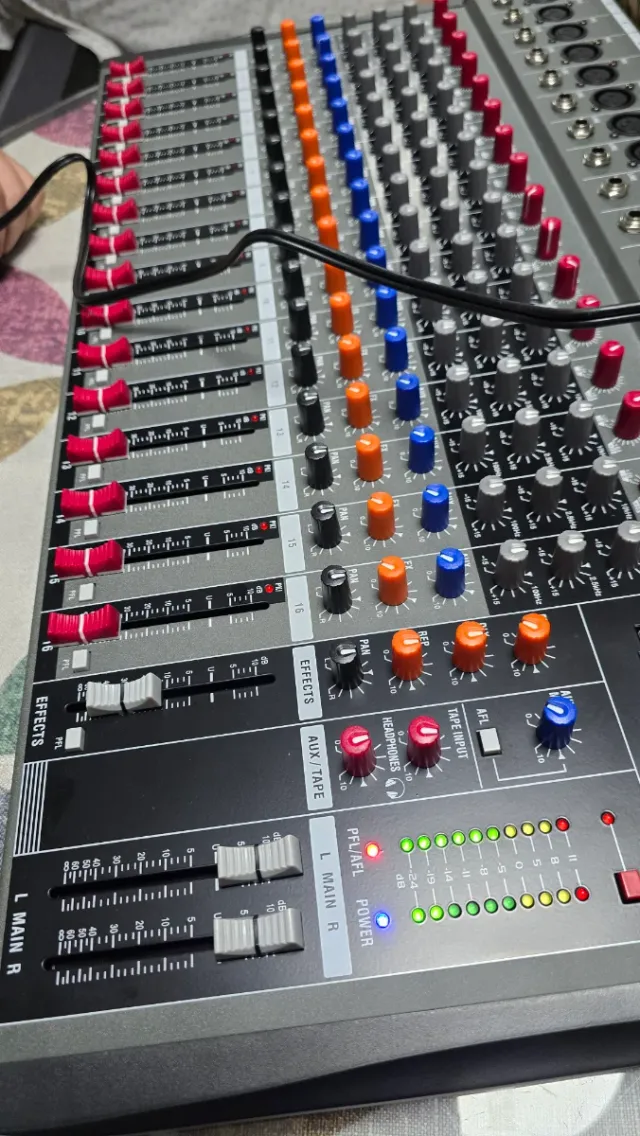 Mesa de Sonido 16 Canales Depusheng DX16