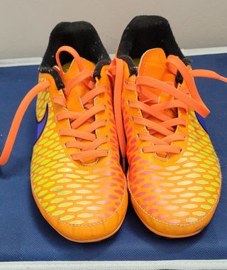 Botas Fútbol Nike Magista Niño Talla 35.5