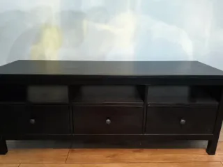 Mueble de TV.Queda el mueble de la TV y el puente.