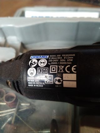 Dremel 200 Series con accesorios
