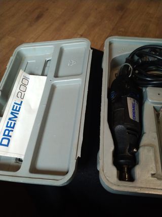 Dremel 200 Series con accesorios