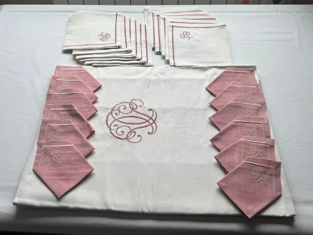 7 Mantelerías y centro mesa hechos y bordados mano