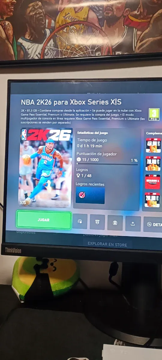 Xbox Series S senza controller con giochi dettagliati