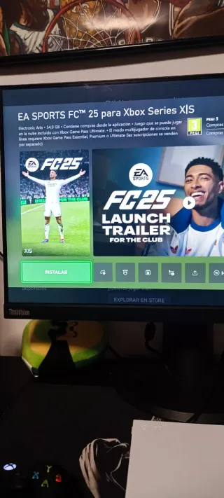 Xbox Series S senza controller con giochi dettagliati