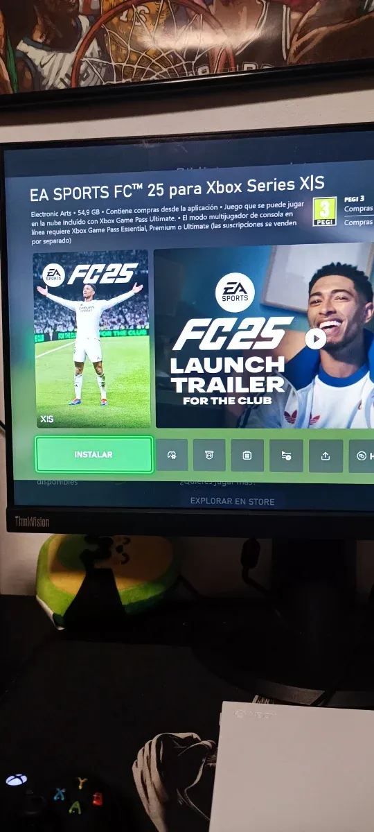 Xbox Series S senza controller con giochi dettagliati