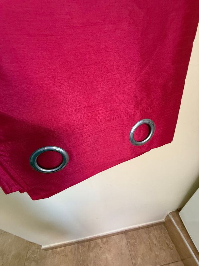 vendo 2 Cortinas fucsias con ojales