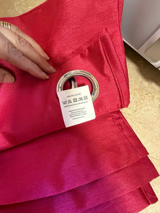 vendo 2 Cortinas fucsias con ojales